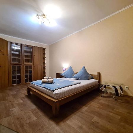 1-Room Luxury Apartment On Sobornyi Avenue 170-V, By Grandhome Zaporizhia Esterno foto