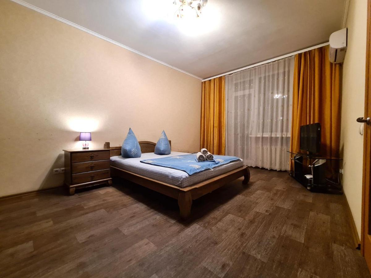 1-Room Luxury Apartment On Sobornyi Avenue 170-V, By Grandhome Zaporizhia Esterno foto