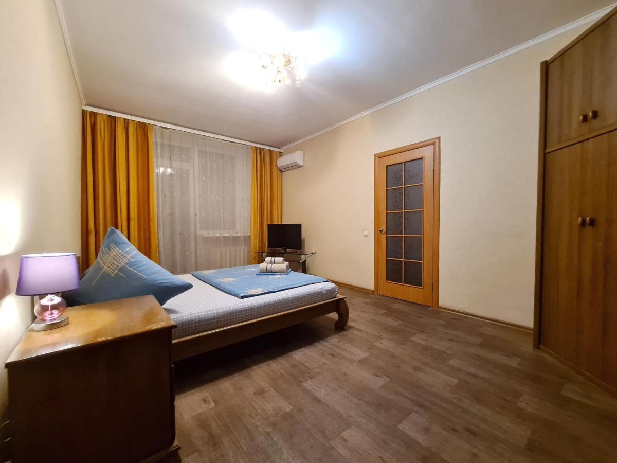 1-Room Luxury Apartment On Sobornyi Avenue 170-V, By Grandhome Zaporizhia Esterno foto