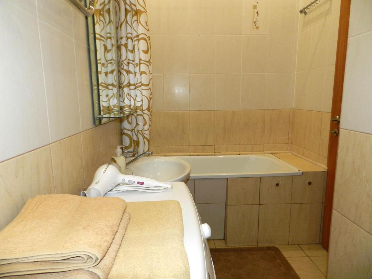 1-Room Luxury Apartment On Sobornyi Avenue 170-V, By Grandhome Zaporizhia Esterno foto